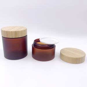 Ensemble d'emballages cosmétiques en bambou, pot à crème 150 ml 250 ml, flacon de shampooing en plastique PET ambré givré 120 ml 250 ml 500 ml avec pompe en bambou - Product Image 2