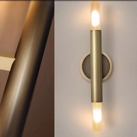 Applique murale LED double tête en cuivre de luxe, design moderne et minimaliste, pour chambre à coucher, chevet, salon, couloir, hôtel, maison