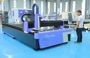 Máquina de corte a laser da fibra do aço inoxidável cnc, cortador do laser do metal 1530