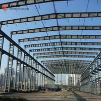 Structure en acier pour entrepôt à ossature portique, destinée à la logistique et à usage industriel