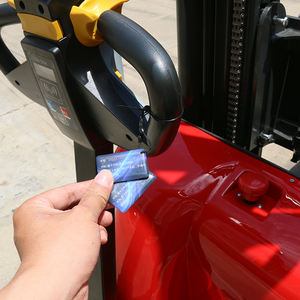 Snelle Levering Tillen 2000Kg Zelfladende Draagbare Vorkheftruck Elektrische Stapelaar Met 5.5M Hefhoogte - Product Image 5