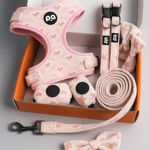 Laisse harnais réglable en tissu jacquard imprimé sur le thème de l'amour sur polyester pour vestes bébé col arrière personnalisé - Product Image 1