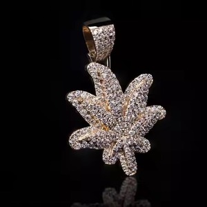 Pendentif feuille de marijuana plaqué or 14 carats en argent 925 de luxe hip hop avec diamants simulés bijou bling élégant personnalisé - Product Image 2