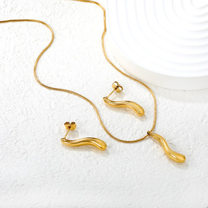 Conjunto de Collar y Pendientes con Colgante Irregular en Tono Dorado para Mujer, Joyería de Aleación de Zinc, Regalo de Moda - Product Image 1