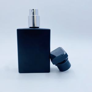 Botella de Perfume de Vidrio Negro de 50 ml con Tapa de Plástico para Dispensar Fragancias en el Cuidado Personal para Creaciones de Perfumes DIY - Product Image 6