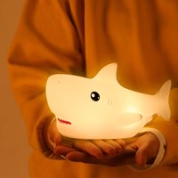 Lampe de nuit LED pour enfants Lampe requin 7 couleurs USB rechargeable Lampe de chambre à coucher en silicone pour enfants Cadeau pour bébé fille