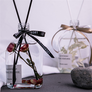 <span class=keywords><strong>Diffusore</strong></span> a lamella di olio essenziale di fragranza deodorante per ambienti <span class=keywords><strong>con</strong></span> Logo personalizzato 330ML <span class=keywords><strong>con</strong></span> fiori - Product Image 1