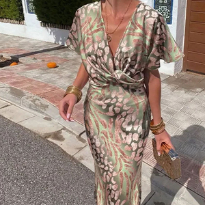 فستان نسائي ضيق مطبوع بعقدة عند الخصر وياقة على شكل V مثير متوفر بالجملة مع شحن سريع، زي عصري غير رسمي للحفلات - Product Image 4