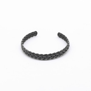 Brazalete Abierto de Acero de Titanio Yunnique, Diseño Trenzado Negro Retro, Otoño 2023, para Hombre y Mujer - Product Image 1