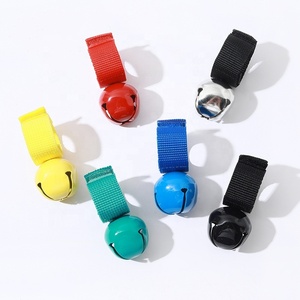 Clochettes <span class=keywords><strong>d</strong></span>'<span class=keywords><strong>ours</strong></span> en métal colorées avec sangles en nylon, clochettes de sécurité durables pour la randonnée, le camping et la prévention des animaux sauvages - Product Image 2