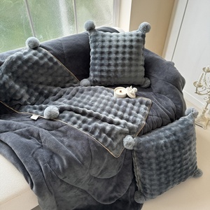 <span class=keywords><strong>2025</strong></span> mô hình mới sử dụng kép xe ngủ trưa Gối Chăn màu rắn lông thỏ sang trọng chăn 100% Polyester có thể gập lại hai trong một đệm - Product Image 1