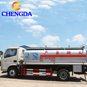 Camión <span class=keywords><strong>Cisterna</strong></span> de Combustible Ligero de Alta Calidad, con Transmisión Automática, Volante a la Izquierda, Diésel, 371Hp, de Acero al Carbono - Product Image 1