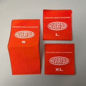 Etiquetas personalizadas de damasco tejidas para ropa, bolsos, zapatos, con pliegue central, para el cuidado de prendas, etiqueta 3D - Product Image 3