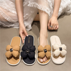 Sandales d'été confortables à semelle épaisse et souple pour femmes, idéales pour la maison et la plage - Product Image 1