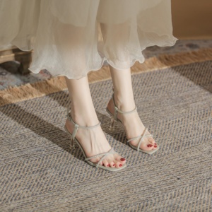 Tacones altos de estilo elegante para mujer, diseño de punta, cómodos, de altura media, sexys y encantadores, sandalias de tacón fino. - Product Image 3
