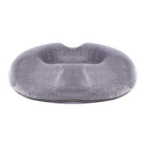 وسادة كرسي مكتب تنفيذي مخصصة بشعار حسب الطلب، تصميم مريح احترافي يقلل من إجهاد الورك، قابلة للغسل ومضادة للانزلاق، مصنوعة من رغوة ذاكرة تدوم لأكثر من 8 ساعات - Product Image 1