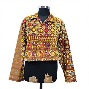 เสื้อแจ็คเก็ตสั้นปักลายบันจารา แฮนด์เมดสไตล์โบฮีเมียนลายดอกไม้ ผ้าฝ้ายระบายอากาศดี เหมาะสำหรับฤดูใบไม้ผลิและฤดูร้อน รุ่นเฮอริเทจ บลูม ผลิตตามแบบ ODM - Product Image 3