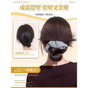 Peluca de moño de plumas para mujer, estilo pinza de garra, moño bajo gris, accesorio de pelo realista - Product Image 5