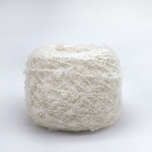 Fil Fantaisie Limité en Mélange 15% Laine Bouclée, 33% Polyester, 30% Nylon pour Tricoter des Chaussettes - Product Image 2
