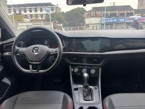VW <span class=keywords><strong>Bora</strong></span> 1.2T Edición Premium Sedán LHD en Excelente Estado, Cámara LED, Estacionamiento Eléctrico, 300TSI DSG, Auto a Gasolina, Jiben Auto - Product Image 6