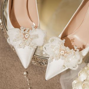 Chaussures de mariage en satin à talons hauts avec nœud en strass pour mariée et demoiselle d'honneur, tenue de soirée formelle - Product Image 4