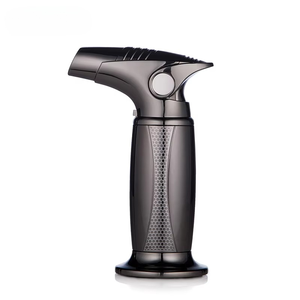 Encendedor de cigarros con llama de chorro de <span class=keywords><strong>Metal</strong></span> de lujo, con logotipo diseño personalizado al por mayor, mesa de Gas butano de estilo clásico para iluminación inflable - Product Image 1
