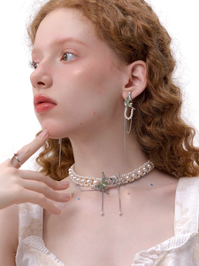 قلادة فراشة فرنسية عتيقة من الصدف الأخضر النعناعي، قلادة فاخرة راقية - Product Image 2