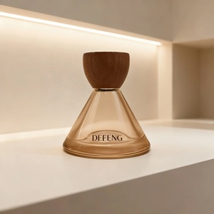Flacons <span class=keywords><strong>de</strong></span> <span class=keywords><strong>parfum</strong></span> en verre personnalisés <span class=keywords><strong>de</strong></span> luxe, flacons à pompe anti-fuite uniques avec couleur personnalisée - Product Image 1