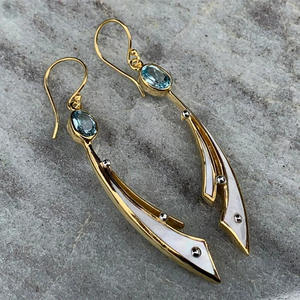 Orecchini pendenti geometrici placcati oro con pietra topazio per donna, gioielli alla moda per feste, design di tendenza - Product Image 3