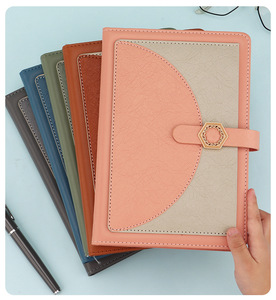 Set de Regalo de Cuaderno A5 para Negocios, con Logotipo Personalizado, Cubierta de Cuero Sintético, Encuadernación Cosida a Mano, Regalo de Alta Gama para el Trabajo - Product Image 4