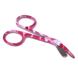 Tijeras para Vendajes Lister de 3.5 Pulgadas, Acero Inoxidable de Alta Calidad, Corazones Rosados, Regalo para Enfermeras, Proveedor Mayorista - Product Image 2