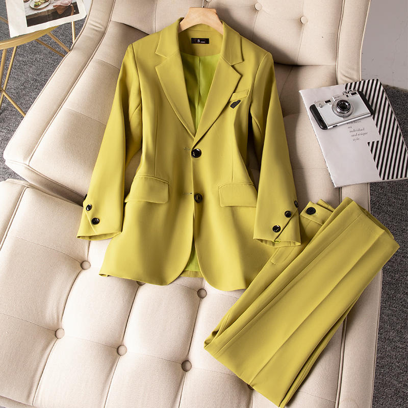 เสื้อเบลเซอร์ + กางเกงสีเหลือง