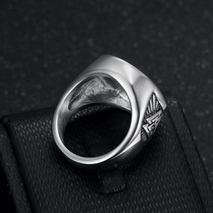 Anillo de Acero Inoxidable con Nudo Celta de Estilo Retro Europeo <span class=keywords><strong>para</strong></span> Hombre, Símbolo Triangular Vikingo Nórdico - Product Image 3