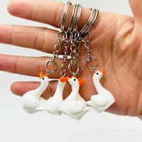 Porte-clés pendentif de sac en résine de 2,5 cm, motif grande oie blanche de dessin animé, cadeau pour étudiant