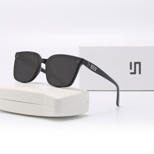 Gafas de sol Gm unisex con montura de PC, negras, polarizadas, protección UV400 para conductores y uso al aire libre - Product Image 3