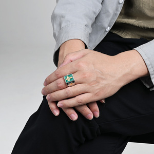 แหวนสแตนเลสสตีลรูปกากบาทลายเซลติกไวกิ้ง ชุบทอง 18K ประดับมุก ของขวัญสำหรับผู้ชาย - Product Image 2