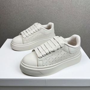 Zapatos de Lujo de Diseñador Nuevos de Alta Calidad, Zapatos Casuales Modernos para Hombre, Zapatos Deportivos con Tachuelas y Suela Gruesa - Product Image 2