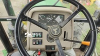 Tracteur agricole John Deere 904 4x4 d'origine avec des prix avantageux disponibles