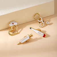 Broche en émail créative en forme de chapeau d'infirmière et d'outil médical, épinglette de la série Soins de Santé, accessoire pour vêtements et sacs