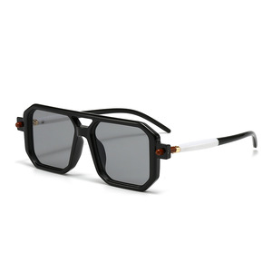 Wholesale Customized Retro Classic Double Bridge <b>Square</b> Unisex <b>Sunglasses</b> with UV400 Polarized Lenses Fashion Accessory - Product Image 3