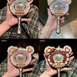 Miroir de maquillage portable en forme d'ours mignon Flower Knows avec poignée, idéal comme cadeau pour fille - Product Image 2