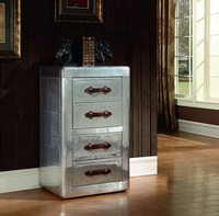 Chaise industrielle de luxe en aluminium, style loft, armoire de rangement vintage, coffre, grande armoire rétro aviateur