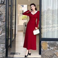 Robe longue en tricot rouge de style français pour femmes, avec une couche intérieure ajustée et une jupe longue extérieure, robe 2 en 1, tenue élégante pour femme