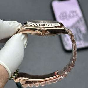 Classic 18K <b>Gold</b> Radial Dial Date Display Luxury Mechanical <b>Watch</b> Water Proof Feature Stylish Stainless Steel Case Band <b>Seiko</b> - Product Image 3