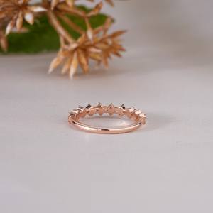 Anillo Apilable Único Inspirado en la Naturaleza para Mujer, Regalo de Aniversario Romántico, Anillo de Boda Floral de Moissanita Marquise en Oro Rosa de 14K - Product Image 4