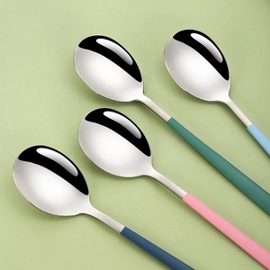 Biểu Tượng Tùy Chỉnh Đầy Màu Sắc 304 Thực Phẩm Vàng Đen Muỗng Nĩa Đũa Set <span class=keywords><strong>Flatware</strong></span> Set Thép Không Gỉ Dao Kéo Thiết Lập Với Hộp Đóng Gói - Product Image 6