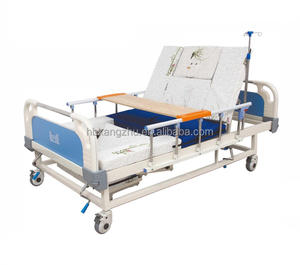 Letto di ospedale manuale con testa e coda in legno massello con torcia elettrica a foro vasino centrale Design medico-realizzato in ABS - Product Image 3