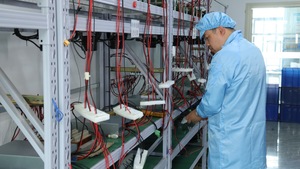 Trifásico <span class=keywords><strong>2</strong></span>/5 MA Programable AC Constante 400Hz 115V 1% Precisión Triple Salidas independientes Fuente de alimentación industrial - Product Image 5