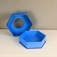 Boîte hexagonale de luxe avec logo personnalisé, design unique, carton rigide, fenêtre transparente, matériaux recyclables haut de gamme, revêtement UV