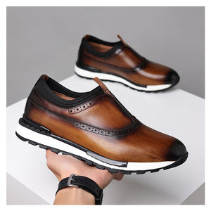 2023 primavera e autunno nuove <span class=keywords><strong>scarpe</strong></span> da uomo in pelle primo strato mocassini brogue <span class=keywords><strong>scarpe</strong></span> in pelle <span class=keywords><strong>scarpe</strong></span> basse all'ingrosso - Product Image 4
